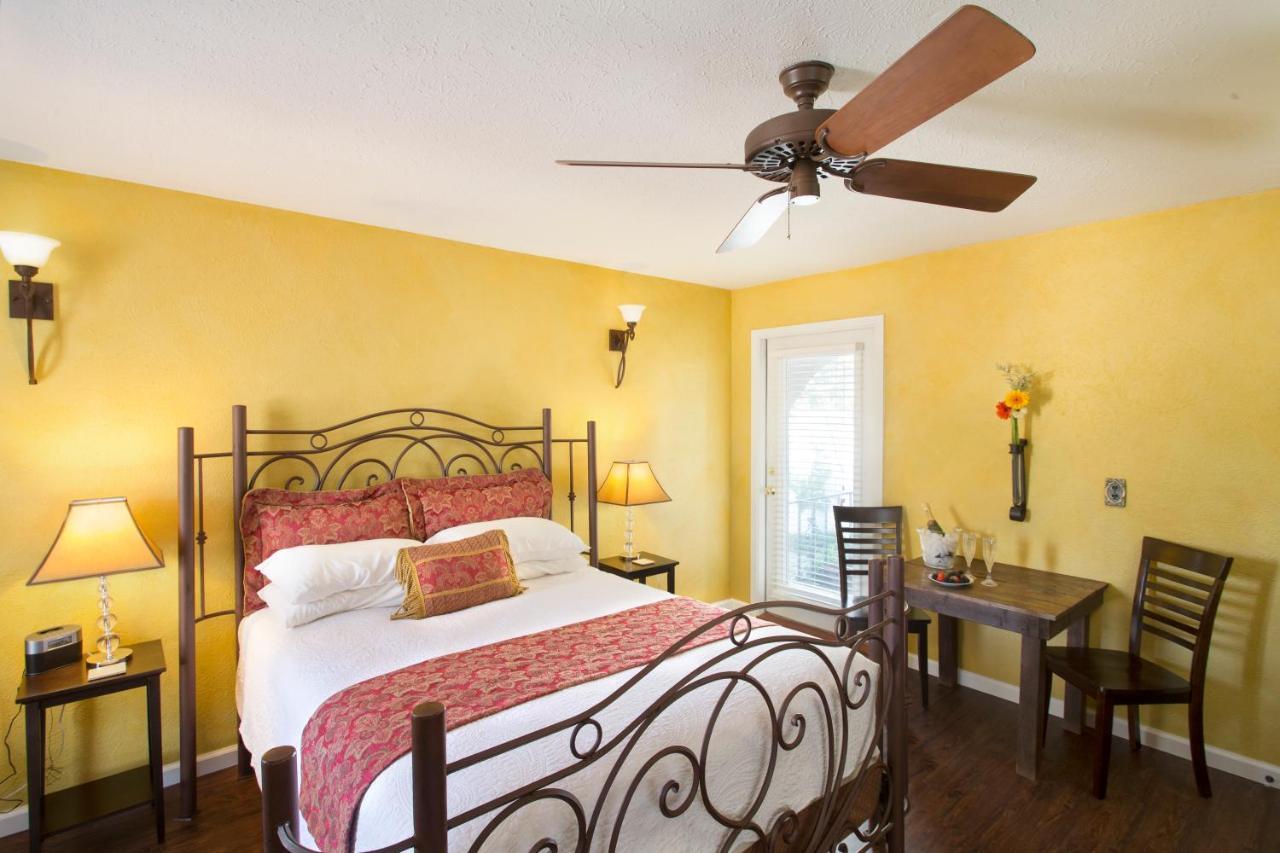 Lakehouse Bed And Breakfast Canyon Lake Extérieur photo
