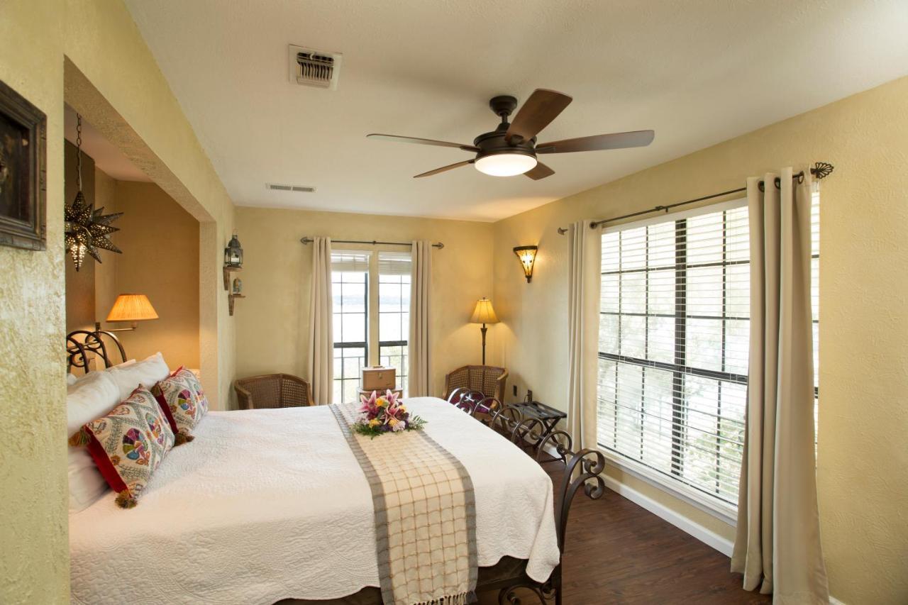 Lakehouse Bed And Breakfast Canyon Lake Extérieur photo
