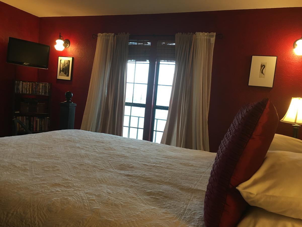 Lakehouse Bed And Breakfast Canyon Lake Extérieur photo